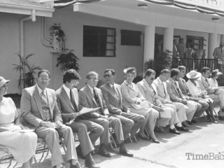 Dignitaries await the Queen