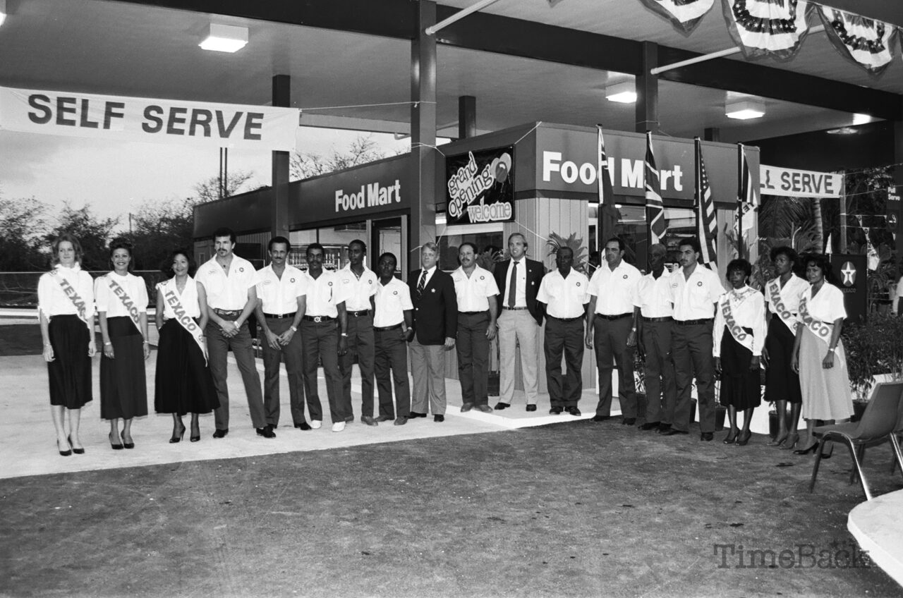 Texaco opens on Walkers Road TimeBack