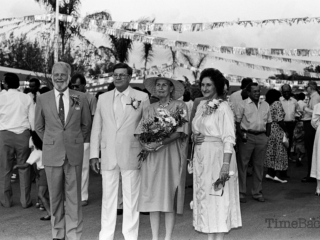 Governor opens Galleria Plaza