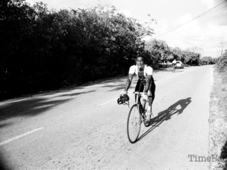 Dennis Brooks races on