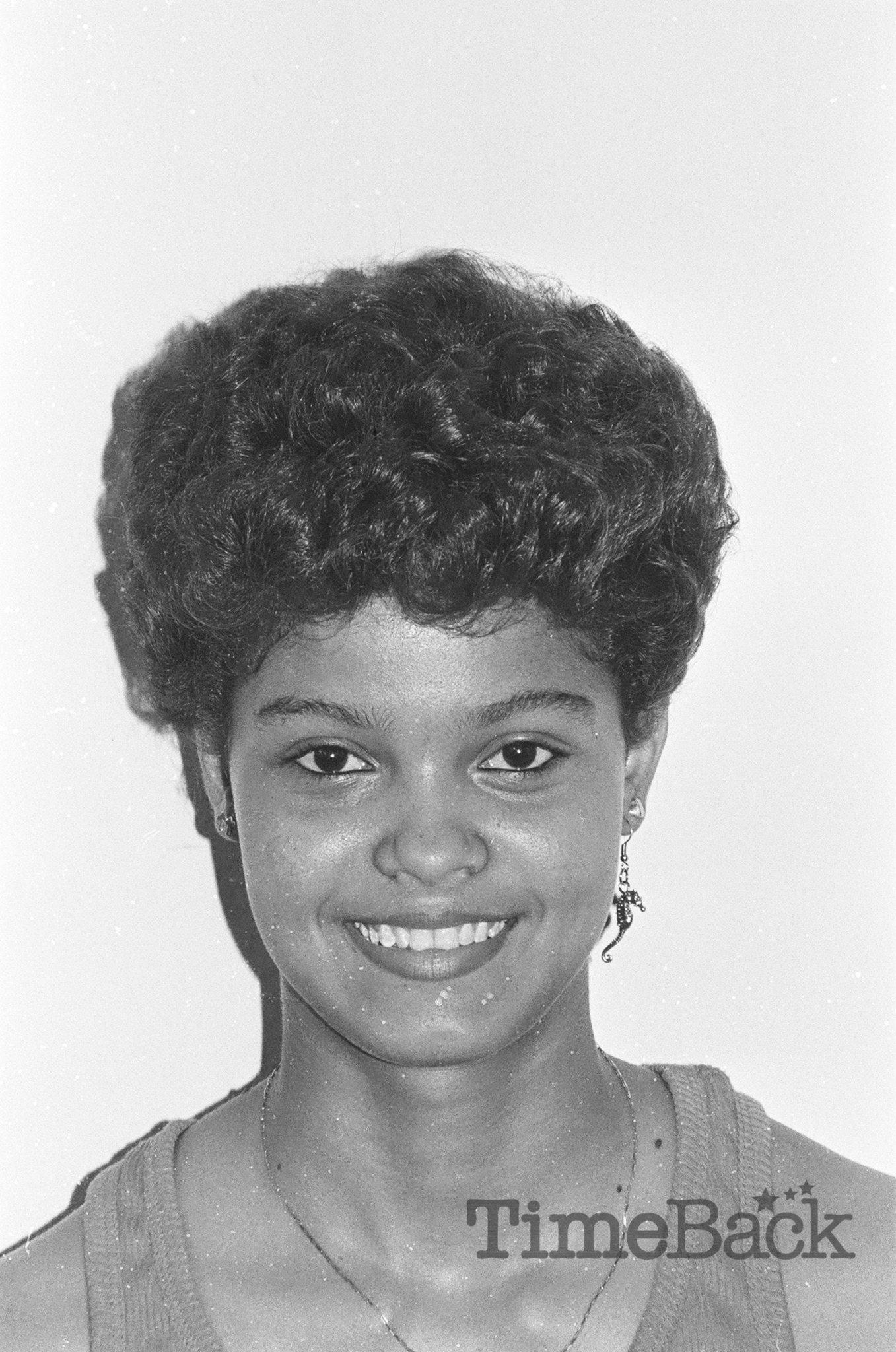 Miss Teen Cayman Brac Contestants, 1987